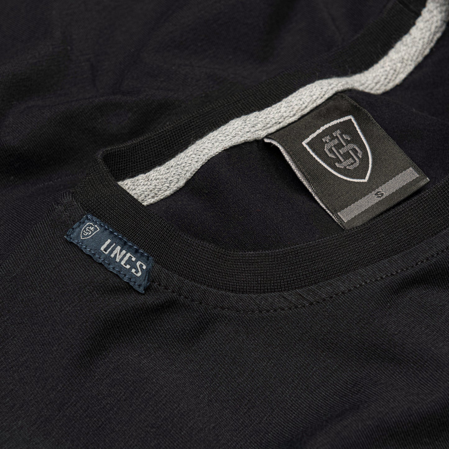 ROGER Men's T-Shirt