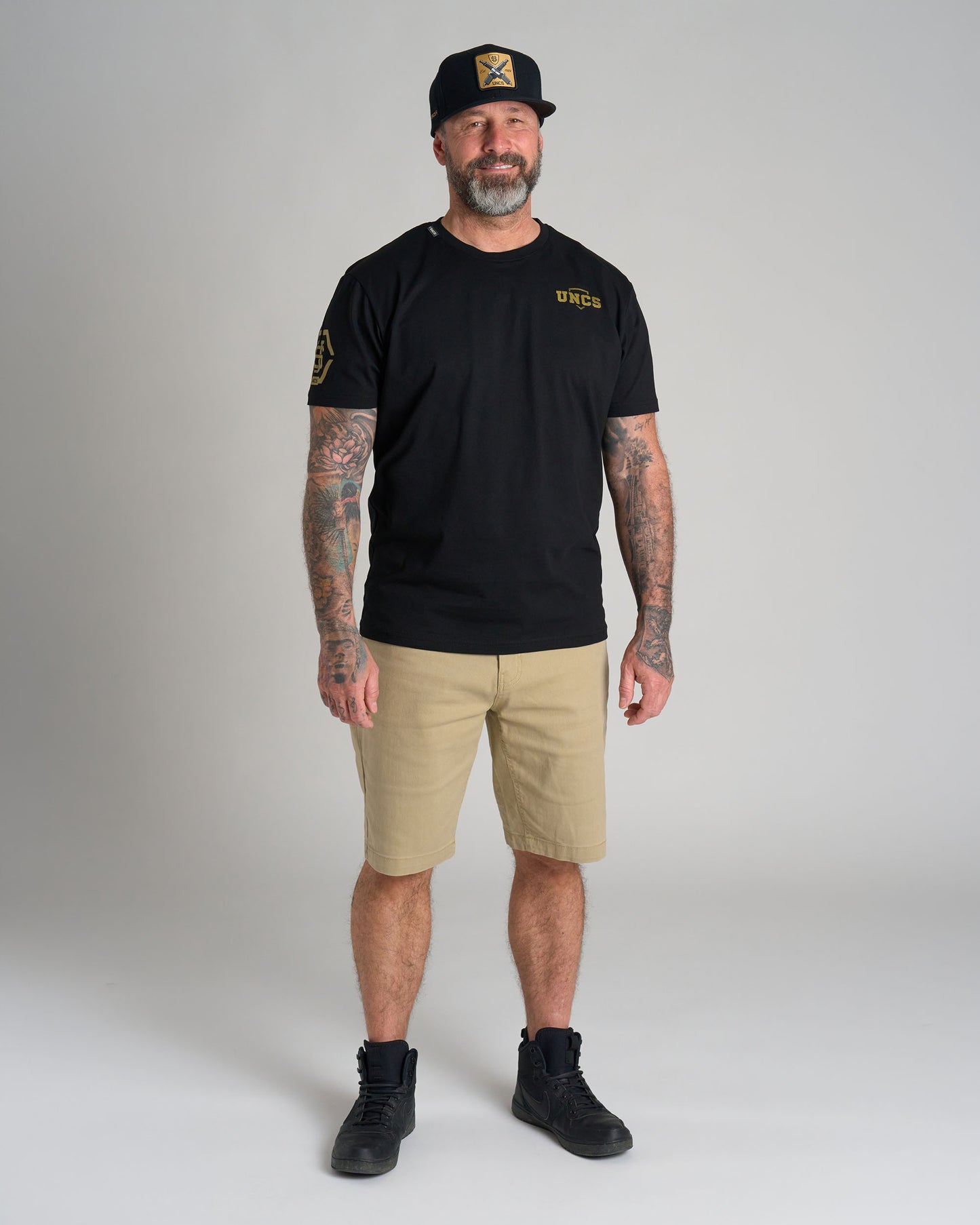 UNCS GOLD Men's T-Shirt BLACK