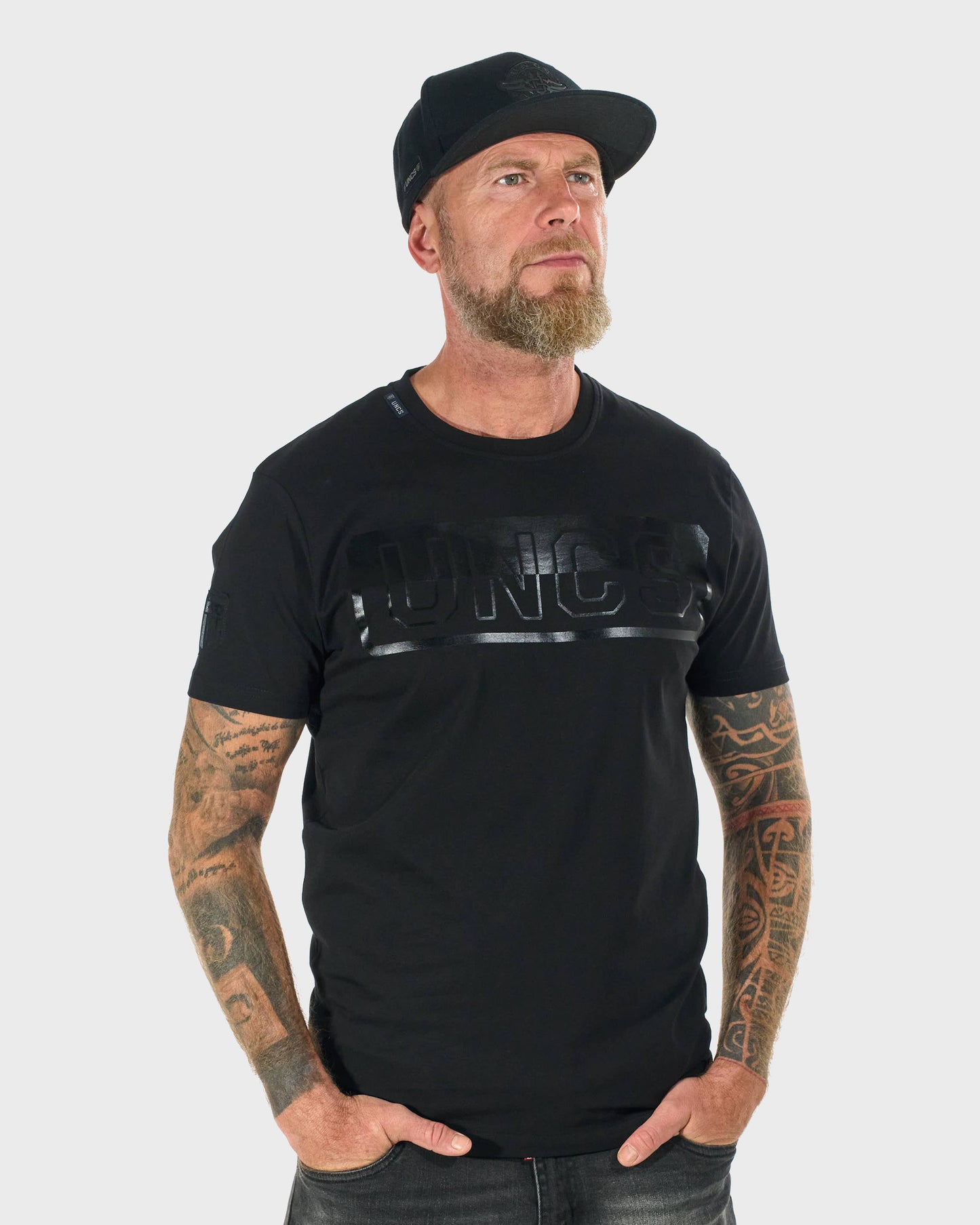 ALVARO Men's T-Shirt BLACK
