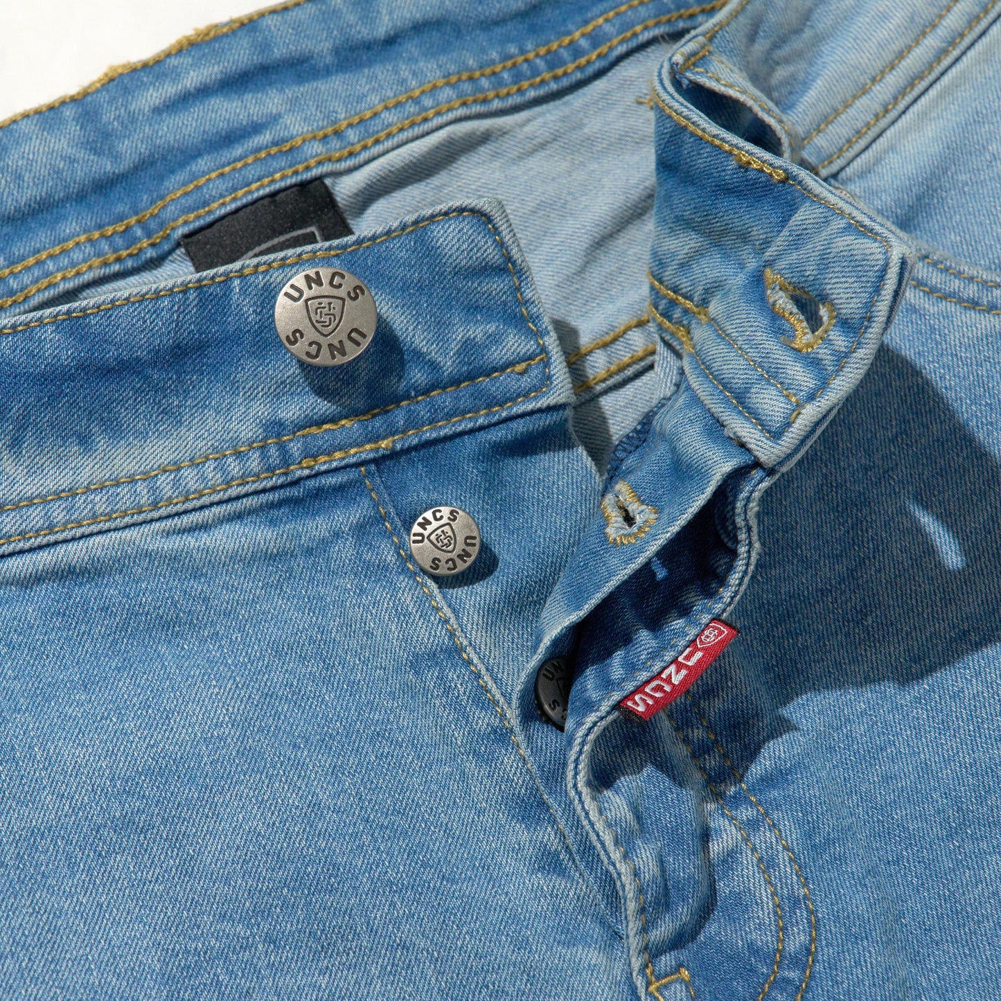 BUCK II Men's Shorts