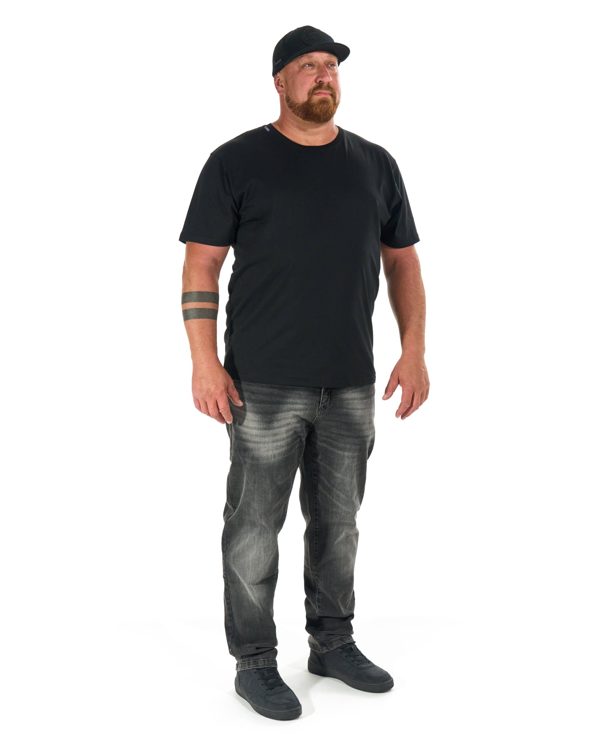 BASIC V Men's T-Shirt BLACK