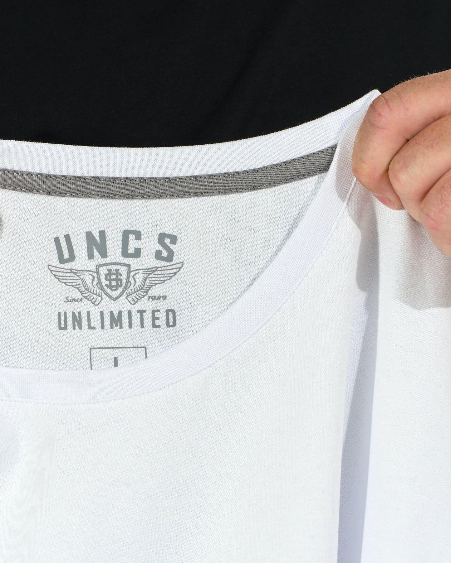 BASIC V Men's T-Shirt WHITE