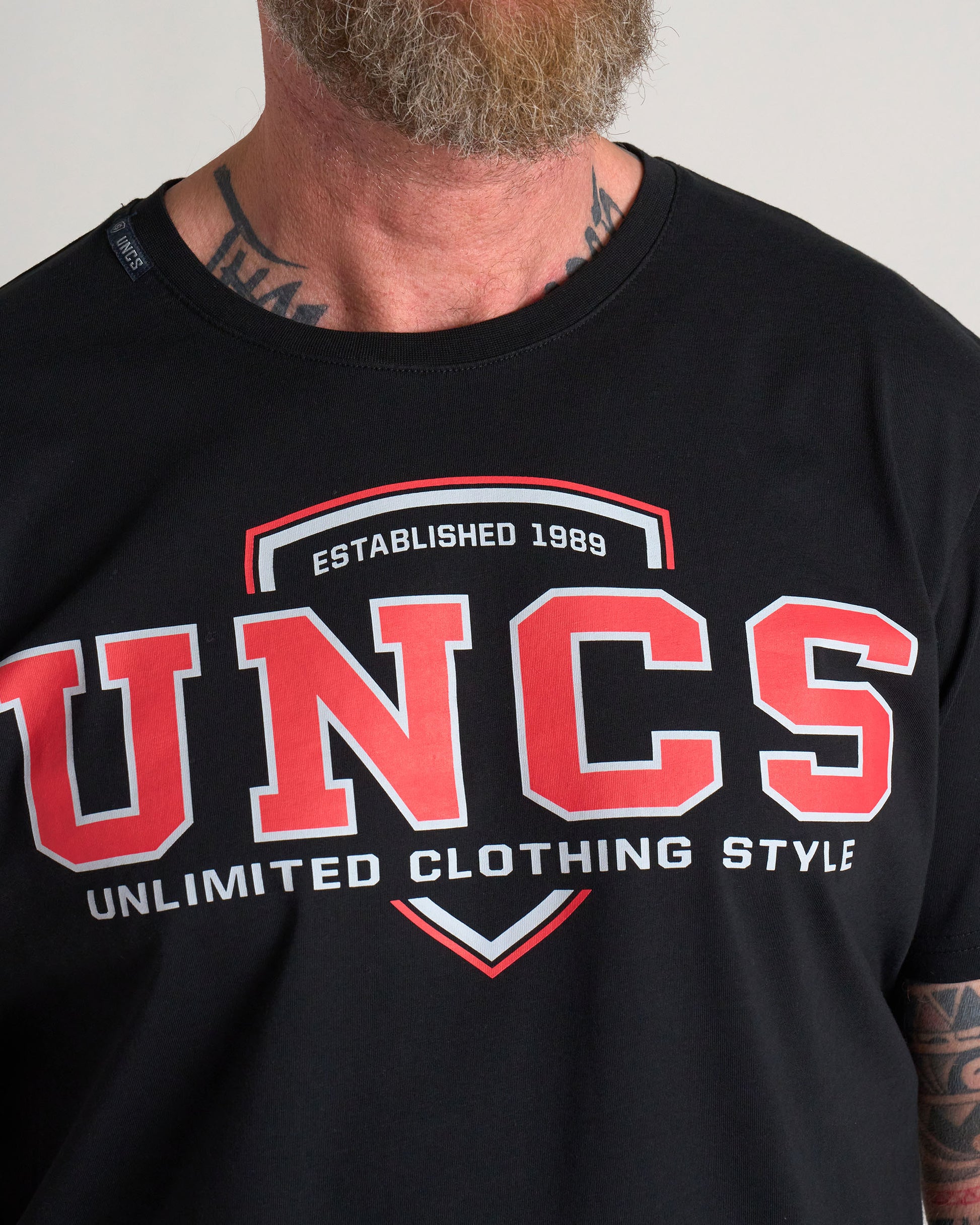 UNCS TEAM Men's T-Shirt BLACK/RED