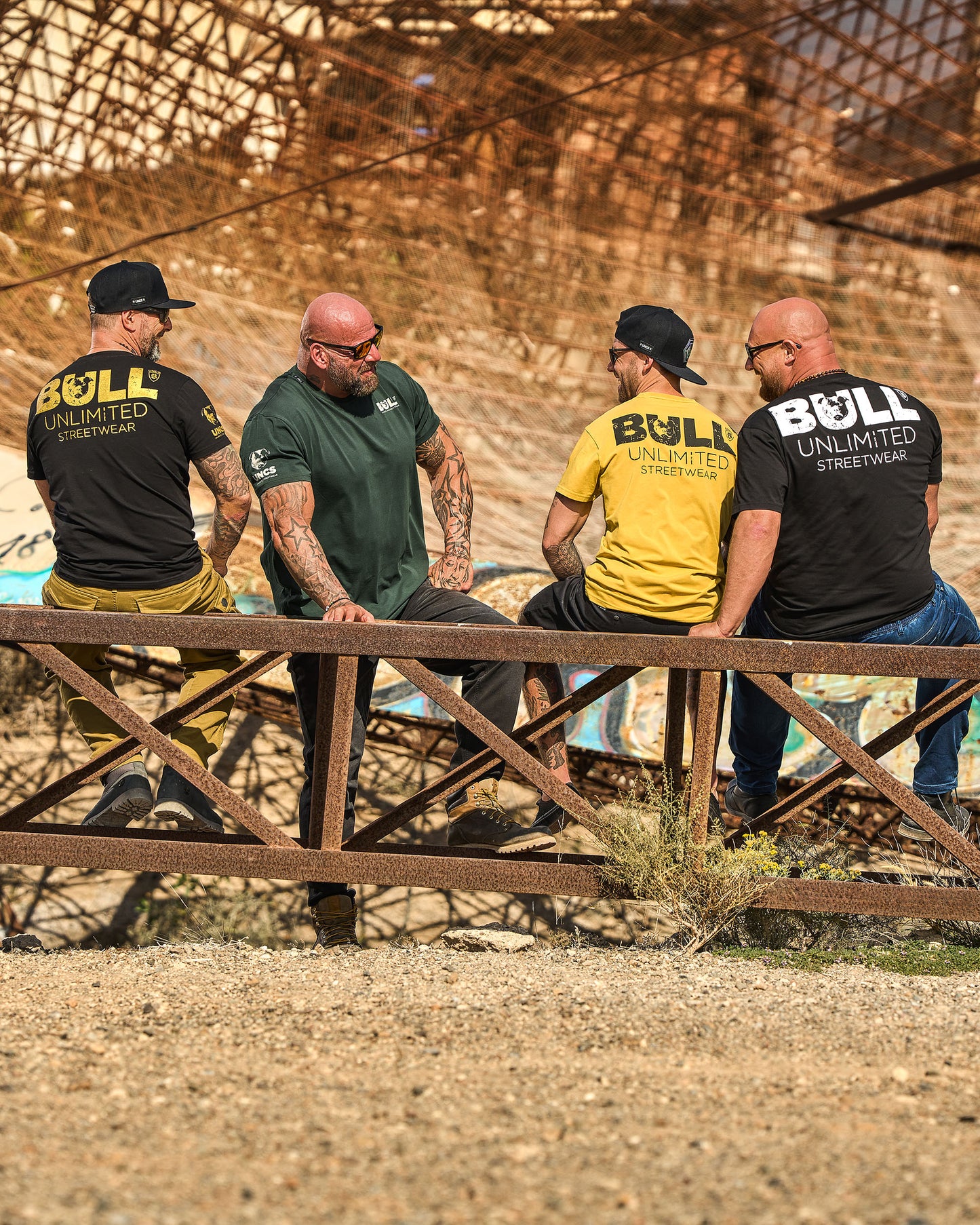 BULL III Men's T-Shirt BLACK/GOLD
