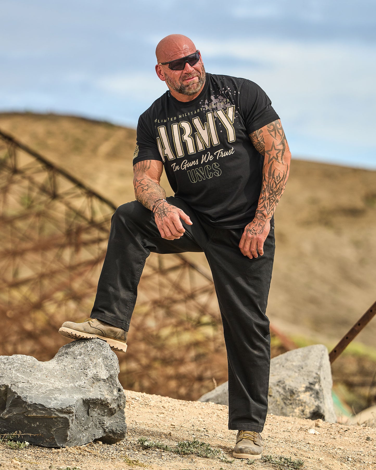 GUNS II Men's T-Shirt BLACK