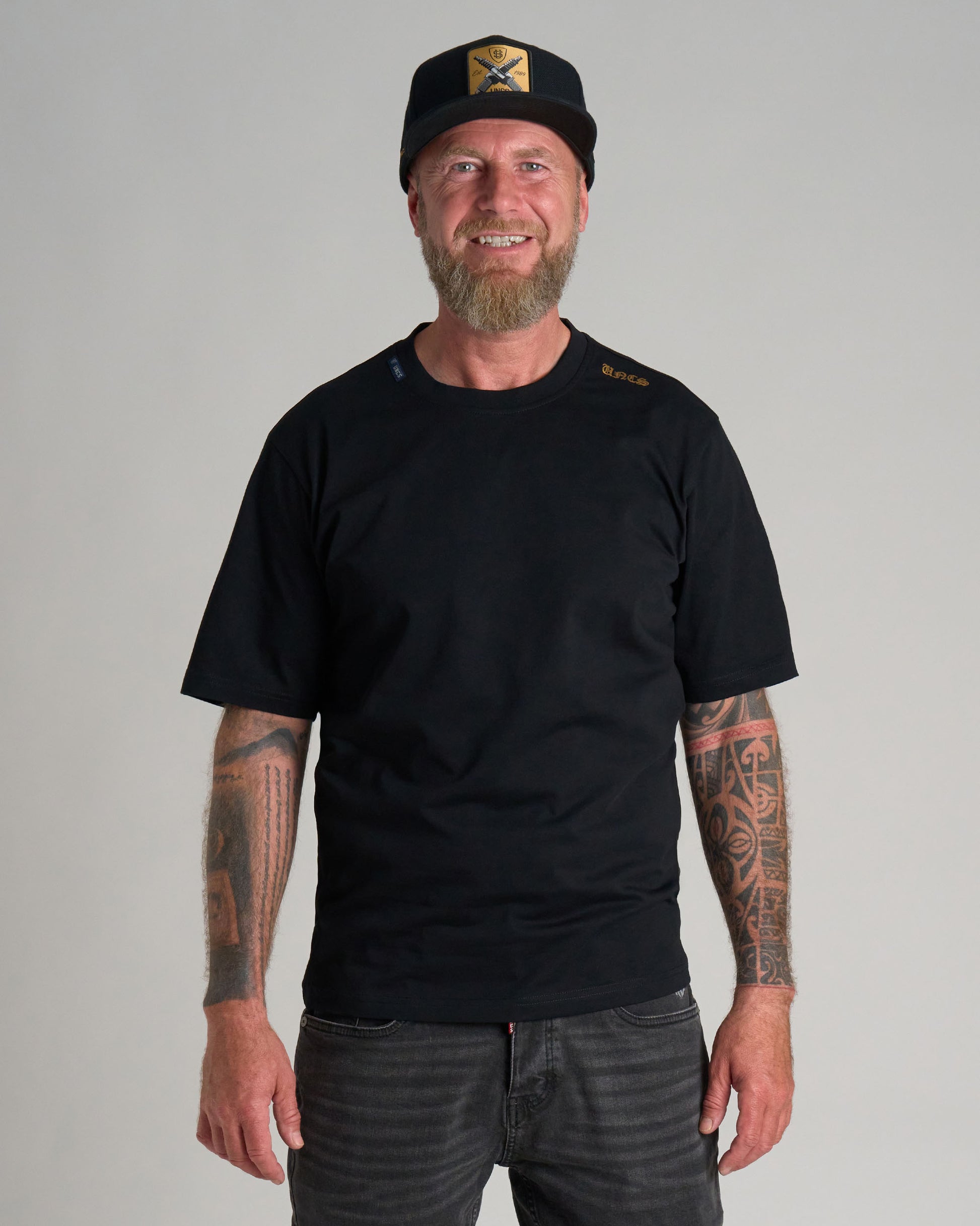 UNLIMITED (OVERSIZE) Men's T-Shirt BLACK/GOLD