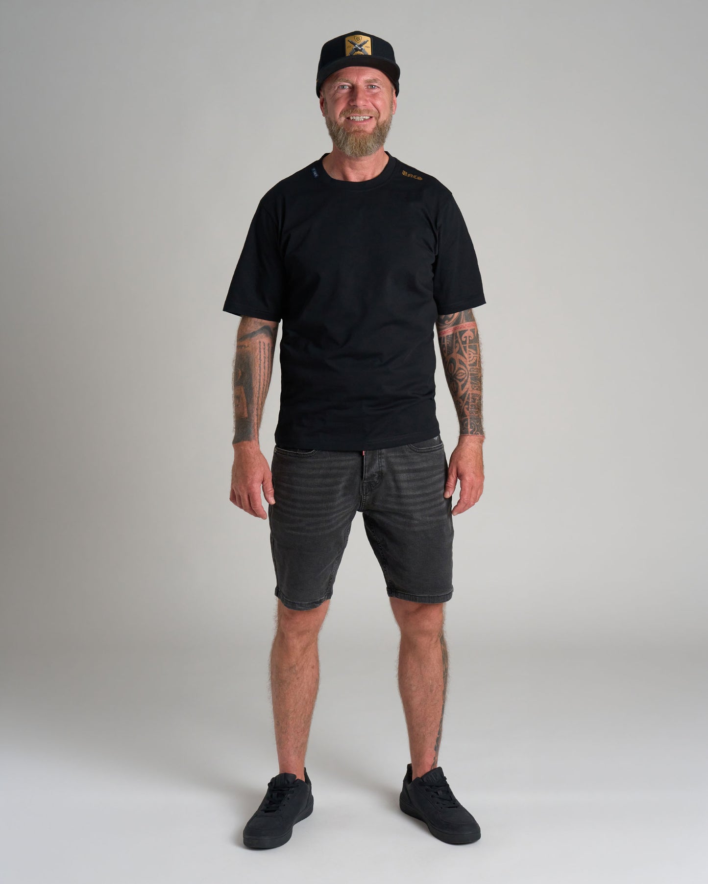 UNLIMITED (OVERSIZE) Men's T-Shirt BLACK/GOLD