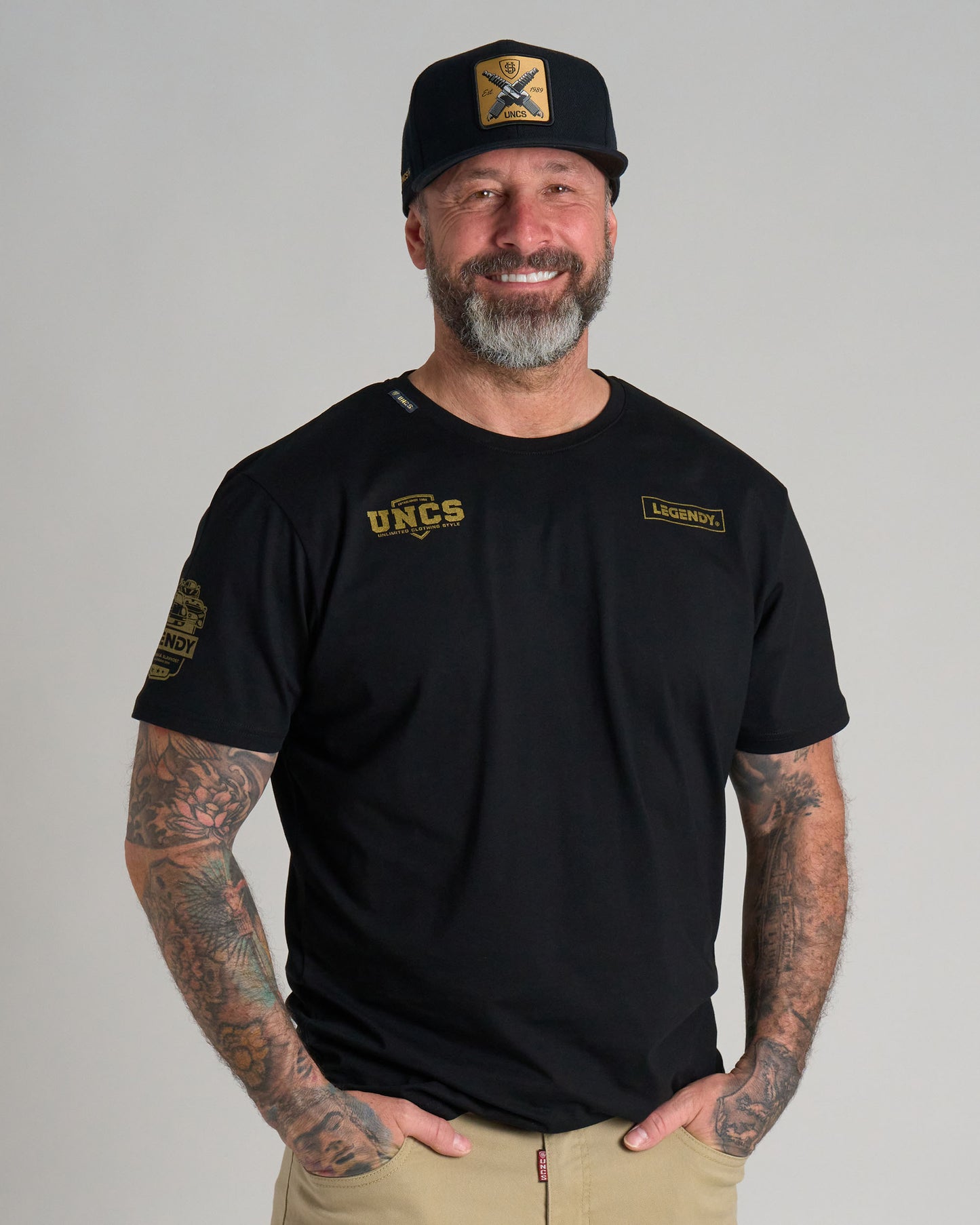 LEGENDY Men's T-Shirt BLACK