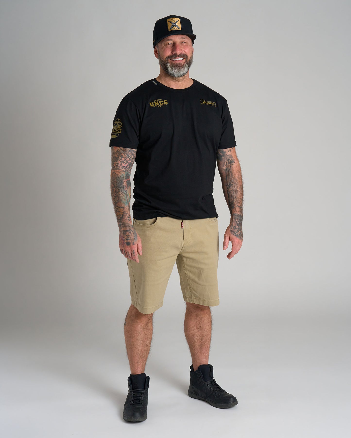 LEGENDY Men's T-Shirt BLACK
